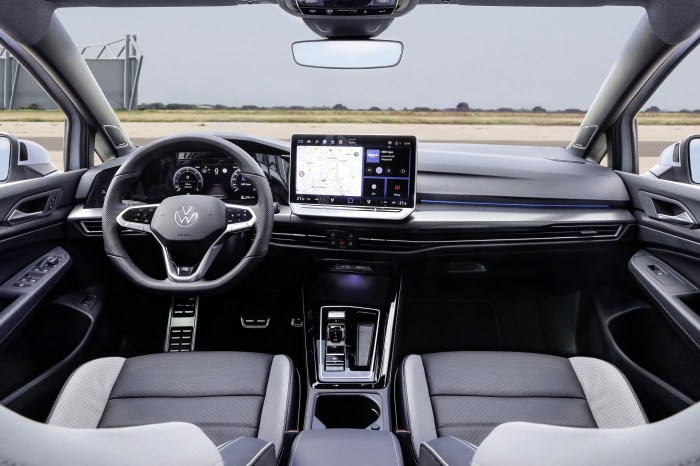 The VW e-Golf’s interior design and technology features for 2025