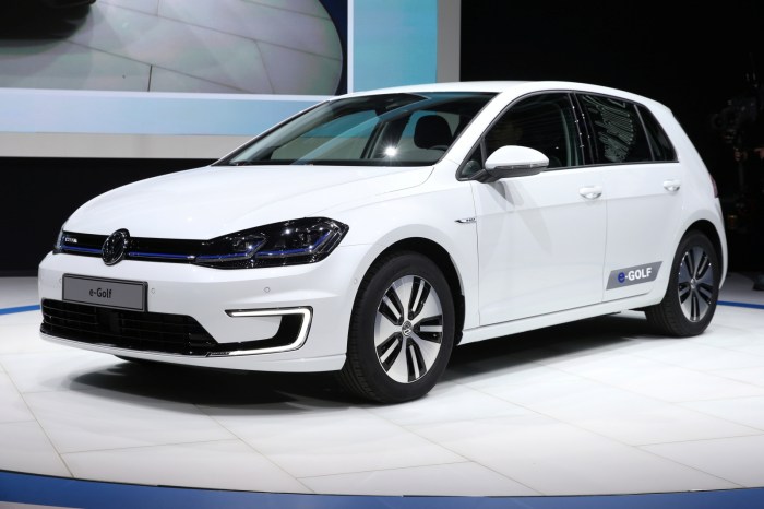 VW e-Golf vs traditional gas-powered cars which is the better choice